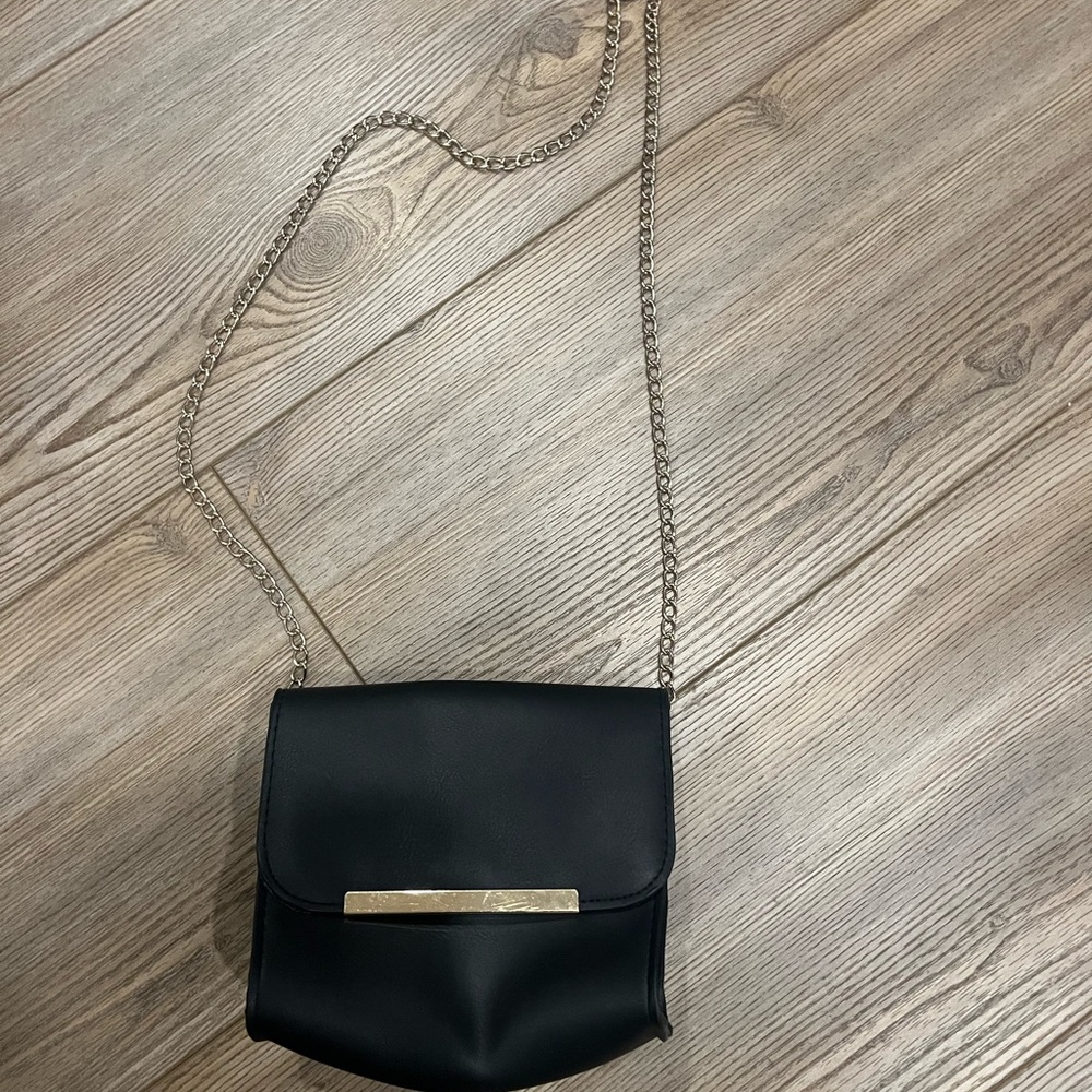 Chic Black Mini Crossbody Bag with Chain Strap